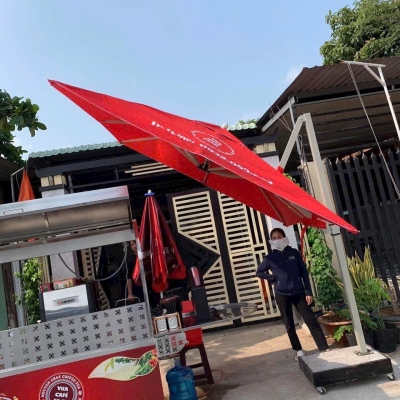 Dù lệch tâm vuông đế bê tông Dáng Nghiêng - Màu đỏ đô