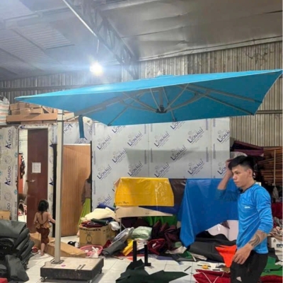 Dù lệch tâm vuông đế bê tông Dáng Nghiêng - Màu xanh dương nhạt