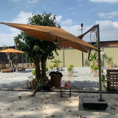 Dù lệch tâm vuông đế bê tông Dáng Nghiêng - Màu nâu nhạt