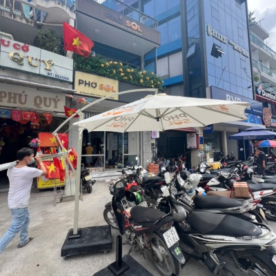 Dù tròn móc câu thông gió đế bê tông 3m - Màu nâu nhạt