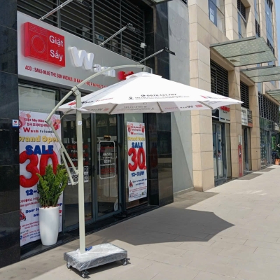 Dù tròn móc câu thông gió đế bê tông 3m - Màu trắng