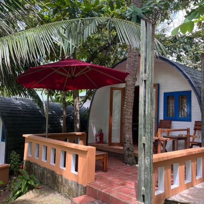 Dù tròn móc câu thông gió đế bê tông 3m - Màu nâu đậm