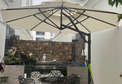 Dù Lệch Tâm Tròn – Lựa Chọn Lý Tưởng Cho Không Gian Ngoài Trời Hiện Đại