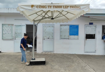 Dù Che Nắng Khung Inox, Khung Sắt Sơn Tĩnh Điện – Bền Đẹp & Sang Trọng